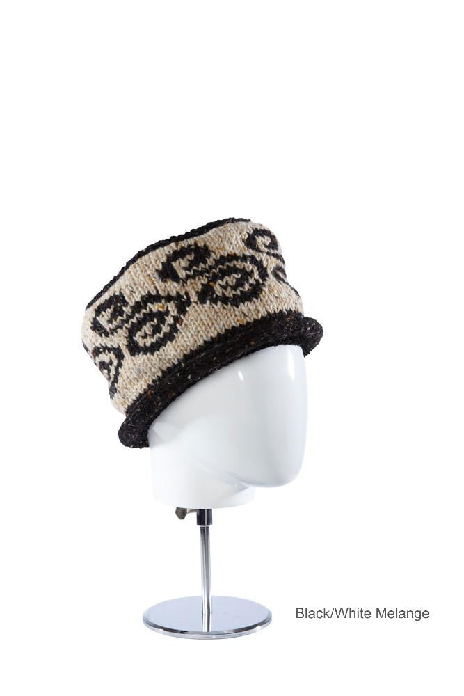 Kilkenny "Sara" Ladies Hat, Håndstrikket uld. Black/White . Normalpris 399,- NU 189,-